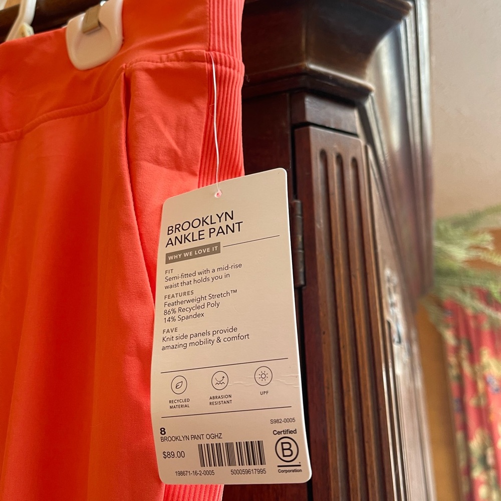 Brand new never worn with tags. Athleta’s most popular Brooklyn pant.